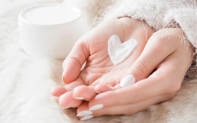 Cách giữ đôi tay mềm mại suốt mùa Đông