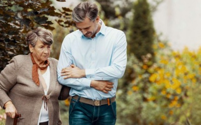 Người bệnh Parkinson cần chuẩn bị những gì khi đi du lịch?