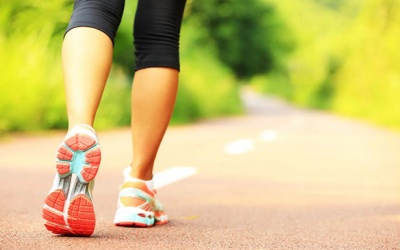 Đi bộ lùi tốt cho sức khỏe