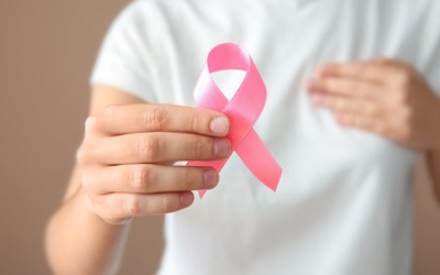 Dấu hiệu cảnh báo ung thư vú sớm, chị em chớ nên bỏ qua!