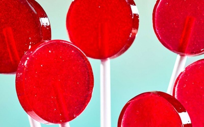 Phẩm màu đỏ có nguy cơ gây viêm ruột mạn tính