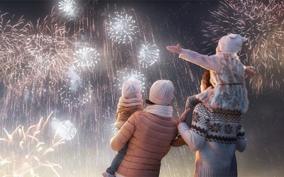 Cho trẻ em đi xem bắn pháo hoa, cha mẹ cần lưu ý những điều gì?
