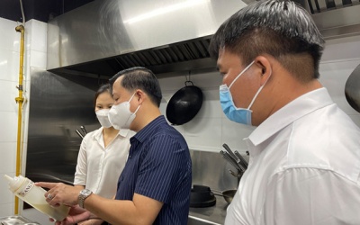 102 cơ sở bị đình chỉ và khởi tố 23 vụ vi phạm về ATTP trong năm 2022 