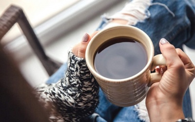 Có nên uống cà phê khi đói không?