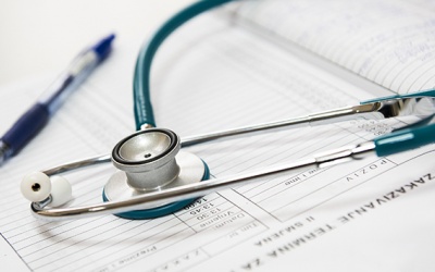 Kỳ tích nối liền cẳng chân đứt lìa sau một tuần 'nuôi' ở chân lành