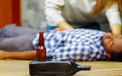 Xử trí thế nào khi bị ngộ độc rượu trong dịp Tết?