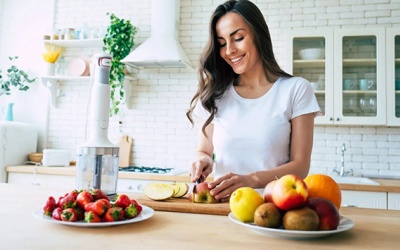 Gợi ý 3 công thức salad giải ngán từ trái cây trong nhà