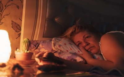 Tại sao những cơn đau mạn tính thường tái phát vào ban đêm?