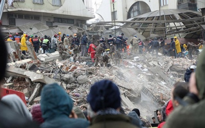 Xúc động khoảnh khắc giải cứu các em bé sau trận động đất ở Thổ Nhĩ Kỳ