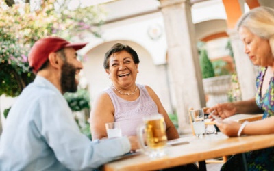 Người bệnh đang uống thuốc huyết áp có được uống bia hay không?