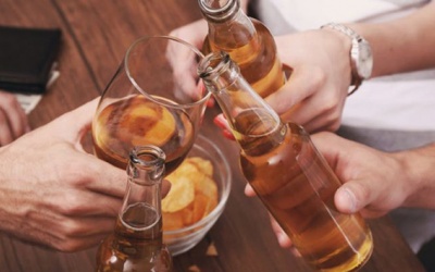 Uống rượu bia sau bao lâu thì cơ thể mới thải hết cồn?