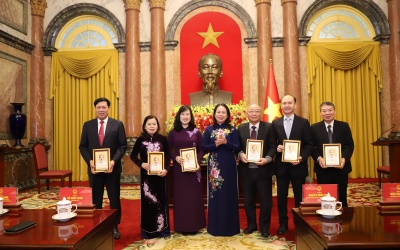 Quyền Chủ tịch nước gặp mặt, tri ân các thầy thuốc