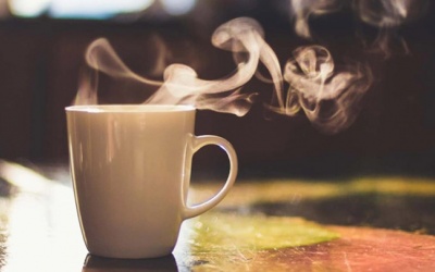 Tại sao bạn không nên uống đồ quá nóng?