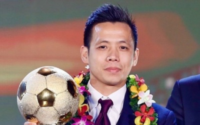 Văn Quyết nhận quả bóng vàng, có đáng để tranh cãi?