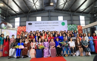 Theo dấu tằm tơ – Giới thiệu nghề nuôi tằm dệt lụa truyền thống Việt Nam