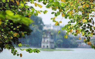 Bắc Bộ mưa vài nơi, Nam Bộ nắng nóng