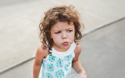 Tử vi thứ Hai (17/4/2023): Kim Ngưu dễ mất kiên nhẫn khi trò chuyện cùng người khác