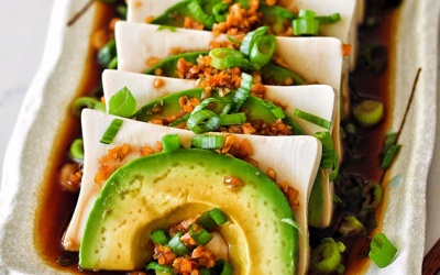 Salad đậu phụ và bơ cho ngày nắng nóng