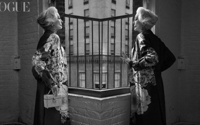 Thần thái cực hút của siêu mẫu 91 tuổi trên bìa tạp chí 