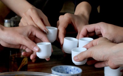 Lỡ quá chén trong dịp nghỉ lễ, làm gì để nhanh tỉnh táo?