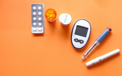 Đường huyết 10mmol/L, tê bì tay chân không đỡ chữa thế nào?
