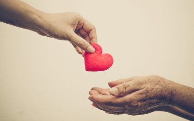 365 khoảnh khắc tâm thiền: Hòa tan bản thân trong năng lượng yêu thương!