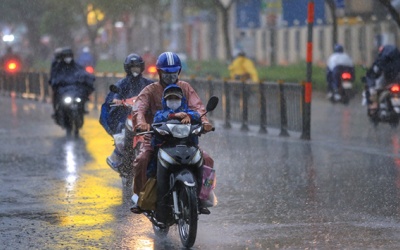 Gió mùa về chấm dứt nắng nóng, kéo theo mưa dông nhiều nơi