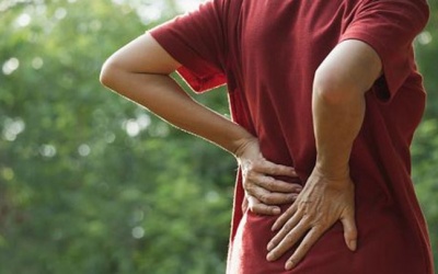 3 triệu chứng cảnh báo thoát vị đĩa đệm L4-L5  