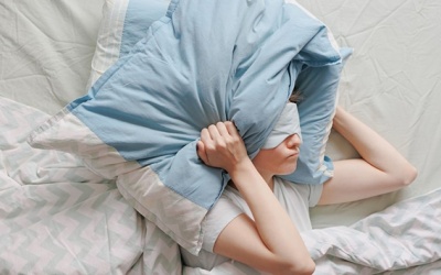 Hè tới, nên tránh làm 3 điều này ngay trước giờ ngủ