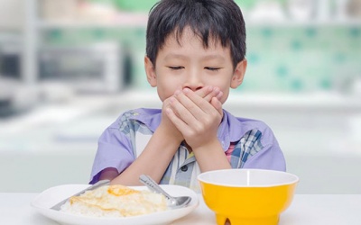 Trẻ bị nóng trong người ăn gì cho mát?