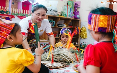 Cô giáo 28 năm bám bản, ngày đêm mang con chữ đến với học trò