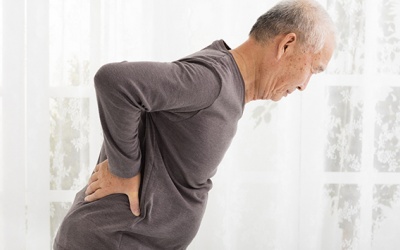 Cách nhận biết và cải thiện thoát vị đĩa đệm chèn ép chùm đuôi ngựa  