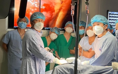Lần đầu tiên phẫu thuật ung thư phổi bằng robot hiện đại nhất
