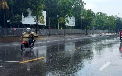 Bắc Bộ trời oi nóng, chiều tối mưa dông