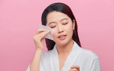 6 biện pháp chăm sóc da dầu mụn trong mùa Hè