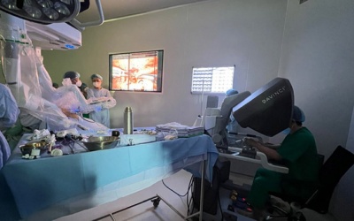 Y tế tuần: Lần đầu tiên dùng robot mổ ung thư phổi