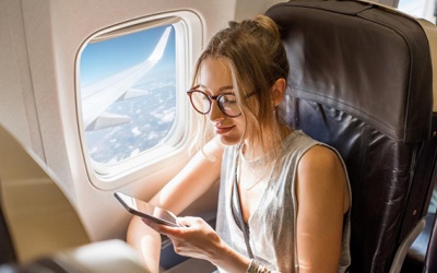 Điều cần nhớ để bảo vệ da khi ngồi ghế gần cửa sổ máy bay