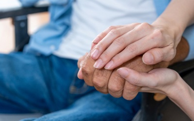 Bị run tay chân sau tai biến có dùng được TPBVSK Vương Lão Kiện không?