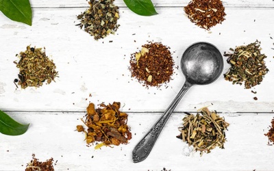 Bị run tay chân: Dùng thuốc Tây cùng TPBVSK Vương Lão Kiện được không?