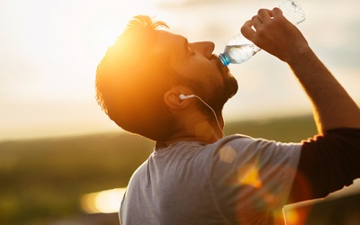 Dấu hiệu cơ thể cần bổ sung nước