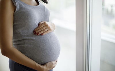 Phụ nữ mang thai cần lưu ý gì khi làm móng?