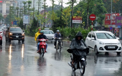 Bắc Bộ và Nam Bộ mưa dông, nhiều nơi mưa lớn