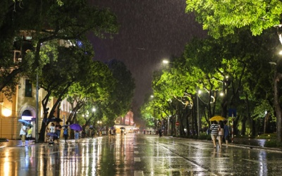 Mưa dông vẫn bao trùm nhiều nơi trên cả nước