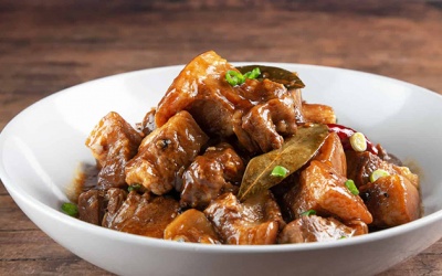 Làm món thịt kho kiểu Philippines đổi vị cho bữa tối