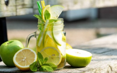 Những lợi ích bất ngờ khi uống nước chanh vào mỗi sáng 