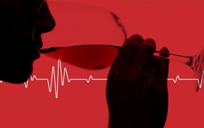 Uống rượu bia khi dùng thuốc chống đông máu có gì nguy hiểm?