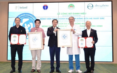 “Bệnh viện Thực hành Nuôi con bằng sữa mẹ xuất sắc” đầu tiên tại Hà Nội