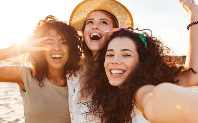 Tử vi thứ Năm (10/8/2023): Nhân Mã nên dành thời gian cho bạn bè