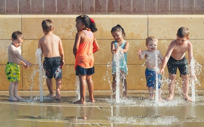 Liên Hợp Quốc: Nắng nóng đe dọa nghiêm trọng sức khỏe trẻ em toàn cầu