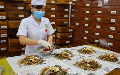 Hơn 100 thuốc, vị thuốc y học cổ truyền, được gia hạn, cấp mới giấy lưu hành